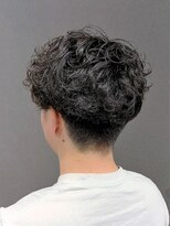 ビーダンディー(Bee dandy)&nbsp;ビジネスツーブロックショート カーリーパーマ センターパート