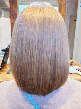 カミビトグロウ(kamibito glow) 20代30代40代髪質改善カラーグレージュナチュラルボブ透明感