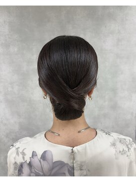 ガレンド 大森店(Guarendo) 【Guarendo  SHIORI】　タイトシニヨンアレンジ