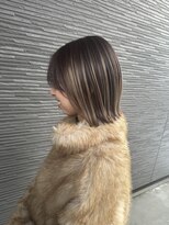 フィーカ(fika) 根元が伸びても気にならないPrayingcolor 担当岩松