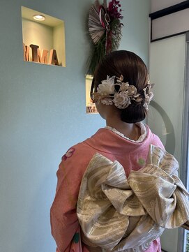 コアフィールみま 鳴門店 タイトシニヨン♪