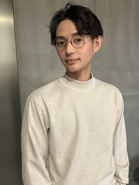 シーン(SINN.) ナチュラルセンターパートスタイル