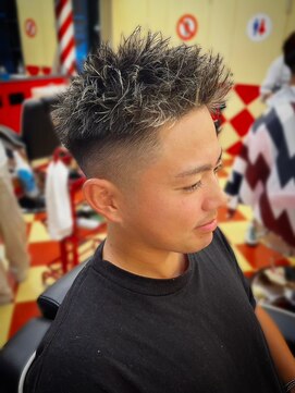 キングスマントーキョー 府中店(KINGSMAN TOKYO) 【スパイキーフェード】