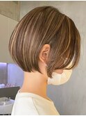 表参道大人ショートボブ白髪ぼかしハイライト顔周りレイヤー40代