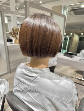 ブロッサム 保谷(Blossom) 20代30代40代大人可愛いミニボブ切りっぱなし×アッシュベージュ