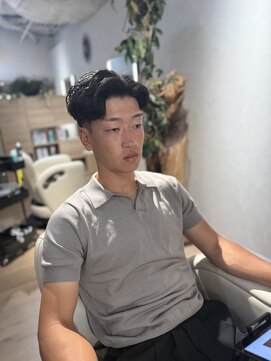 ウノプリールヴァモス(unopulir Vamos) 20代七三分けセンターパート