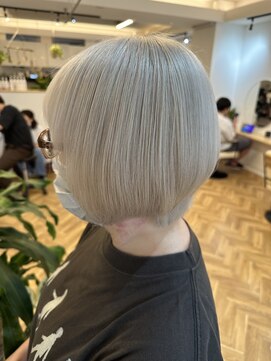 エルア(elua) ホワイトベージュ
