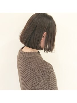 デフィー(DEFY) ベージュカラーのパッツンボブすたいる