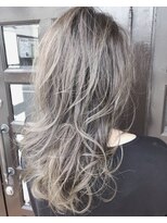 ヘアラウンジ ビジュー(hair Lounge Bijou) バレイヤージュ　ソンブレ　グレーアッシュ