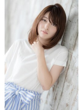 ルーチェ 綱島(Luce) 前髪が可愛いミディアムクラシカル斜めバングワンレン