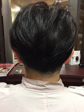 アシンメトリーヘアー