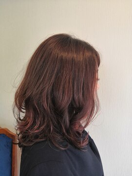 アモンド(Amonde) 大人ミディアムレイヤー×チェリーレッド