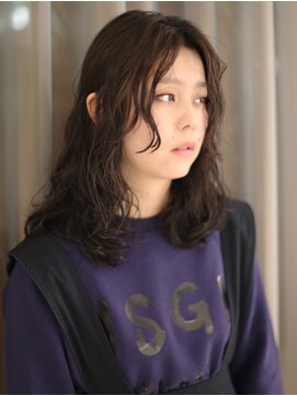 ヨハ ク ミディアムパーマスタイル