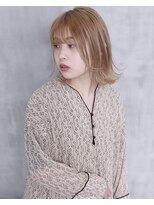 イル(ill)&nbsp;ボブ　ハイトーン　外ハネ