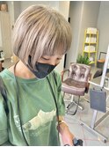 ハイトーングレージュ