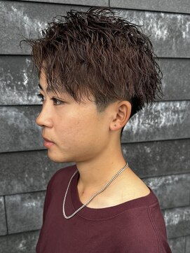 ヒュイル バイ ニアウ(Hwyl by Niau) メンズアップバングパーマツイストパーマスパイラルパーマ