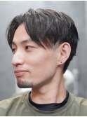 センターパートスパイラルパーマツーブロック刈り上げメンズヘア