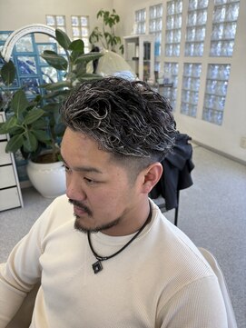 ログ バイ ハッシュタグ フリー(LOG by#Free) ホワイトハイライトパーマ