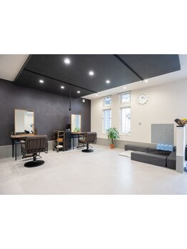 セット面から見える場所にキッズスペースあり◎お子様に目が届くところで施術できるプライベートサロン♪