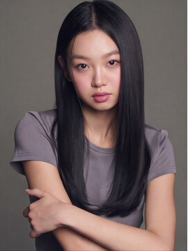 キヴィ(kivi) 扱いやすい艶ストレートロング 自然な縮毛矯正