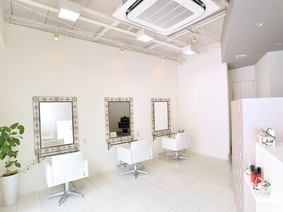 ヘアアンドメイク ニア 石切店(Hair&Make Near)