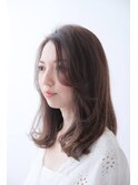 斜めバングで大人綺麗なナチュラルロング