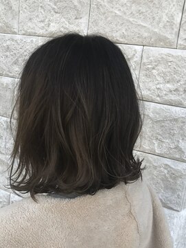 ルシエ(LUCIE) 地毛を育てる　ベージュグラデーション