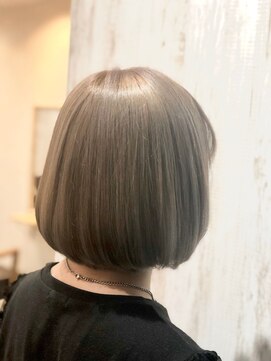 ジーナ 博多(Zina) 大人めボブ