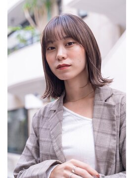 テイラー(Taylor) 【Taylor 大宮】　ミルクティーグレージュ×外ハネミディ