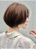 前髪長め前下がりショートボブ　30代40代50代