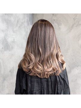 シェリール(CHERiR) ナチュラル・バレイヤージュ☆ブリーチ2～3回以上