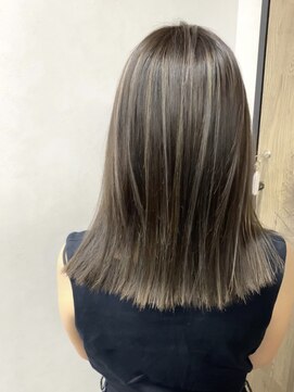 ヴィフ 大船(VIF) コントラストハイライト/筋感ハイライト/グレージュ/大船駅