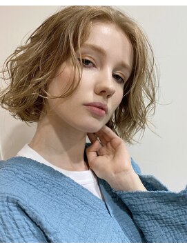 ミラバイグリーン(Mira by green) ボブ/センターパート/くびれヘア/ウェーブ