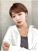 ショート×顔周り×前髪×シルキーベージュ×グレージュカラー