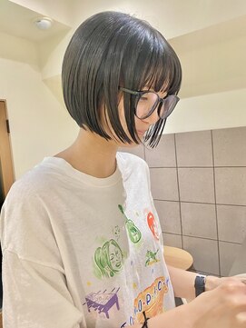 フイ(HUI) 小顔ショートボブ透明感ブリーチなしシルバーアッシュグレージュ