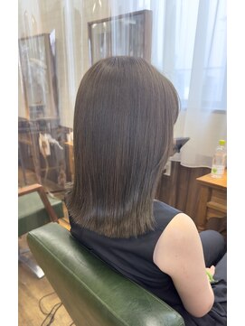 アンダーバーホワイトモデ 河内長野(_WHITE mode) ※ミディアムボブグレージュヘア外ハネ透明感カラー