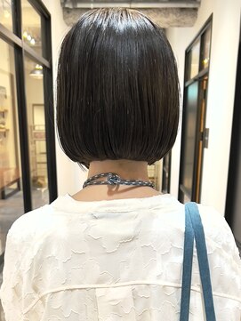 ラフ 新宿(Laff) 前下がりボブ 切りっぱなしボブ ショートボブ 縮毛矯正 髪質改善
