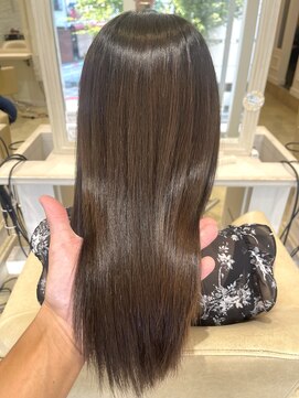 エイミーバイアフロートザガーデン 浦和店(amie by afloat the garden) ガンコな癖毛もマジカルストレートで髪質改善【浦和】