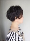 30代・40代・50代におすすめ　刈り上げショート×ふわふわパーマ
