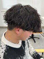 フゥ 宇都宮(FeU)&nbsp;緩め波巻きスパイラルパーマシャドウパーマメンズマッシュウルフ