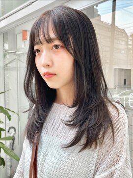 ニトバイアンキシム(nit by ahnkism) レイヤーカット顔まわりストレートロングレイヤー堀江