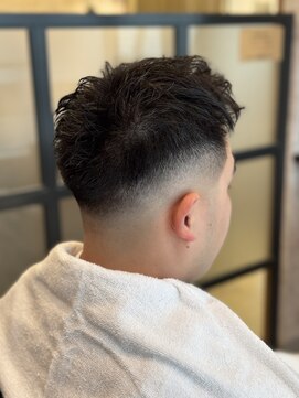 キタセンジュバーバー バイ ティーズ(KITASENJU BARBER by T's) ショートスタイル