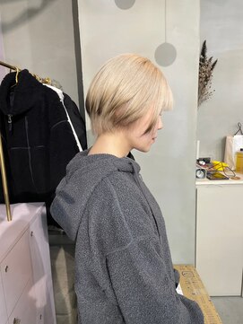 クリム(qulim) ♯ホワイトベージュ×デザイン/育てる艶髪