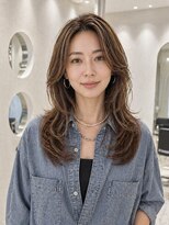 サーカス バイ ビュートリアム 青山(CIRCUS by BEAUTRIUM)&nbsp;大人上品レイヤーカット＆白髪ぼかしハイライトカラー/40代50代