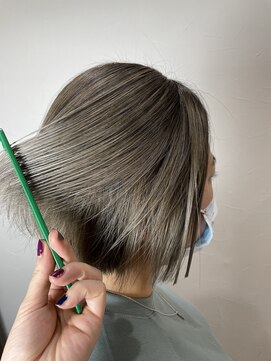 キャラ 池袋本店(CHARA) ブリーチとアルティストカラーでグレージュカラー【大村/池袋】