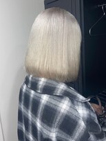 ベレーザ 渋谷(BELEZA)&nbsp;10262耳かけボブ金髪くすみベーベージュオリーブベージュボブ