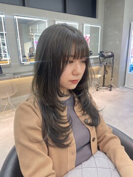 ロンドミラー 博多店(Lond Mirror) レイヤーカット/ブルーブラック/顔周りカット/ハッシュ/小顔