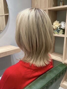 ボタンヘアー 日吉(BoTaN HAIR) レイヤーボブ/ハイトーン/くびれボブ/ホワイトアッシュ/日吉