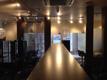 さくらヘアー 北24条店の写真/お買い物の合間に、ふと立ち寄れるサロン。落ち着いた上質空間をご用意してお待ちしております◇