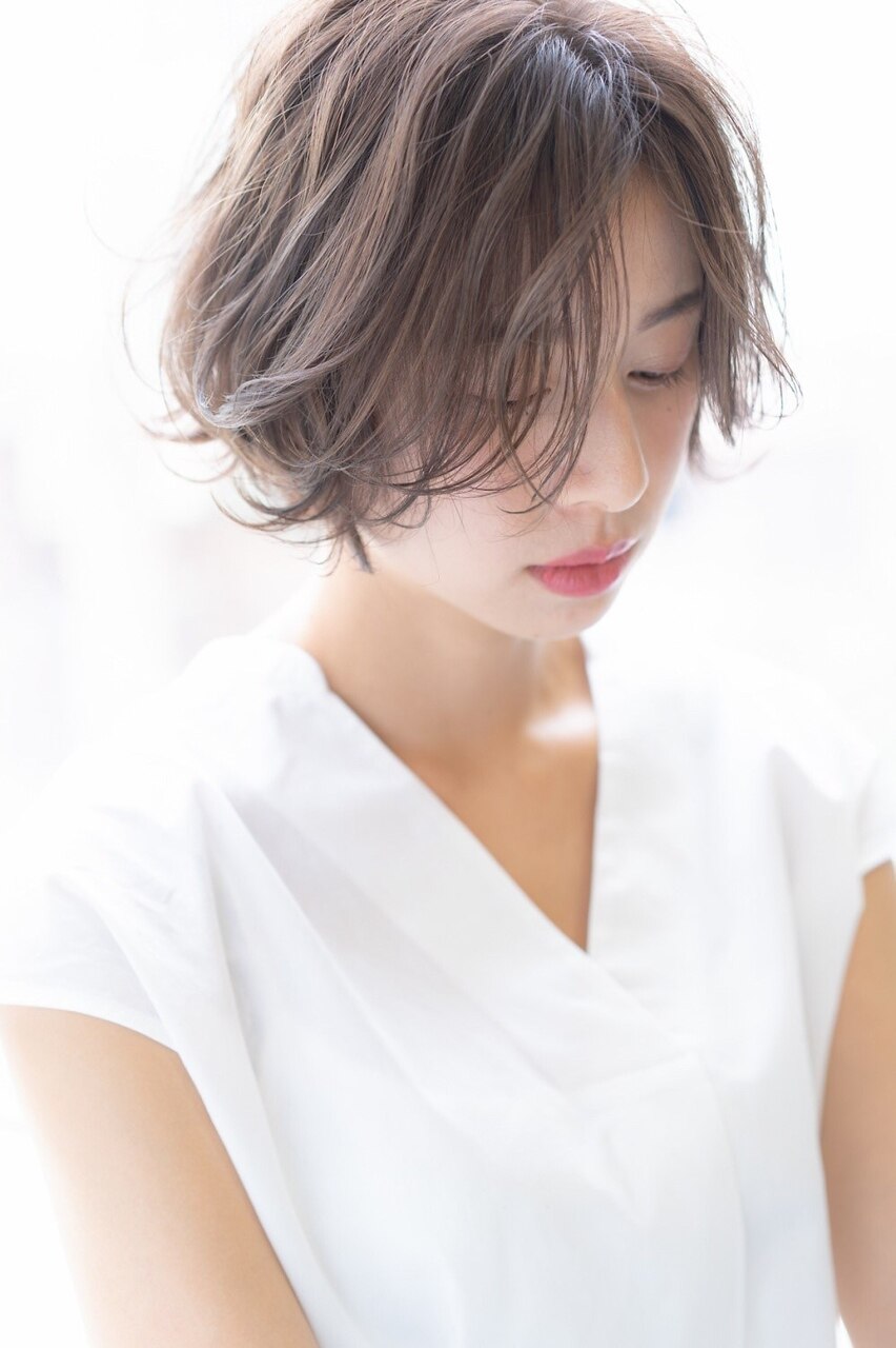 白髪染カラー＋カット＋酸熱トリートメント。髪質改善×大人艶髪￥20,000を↓